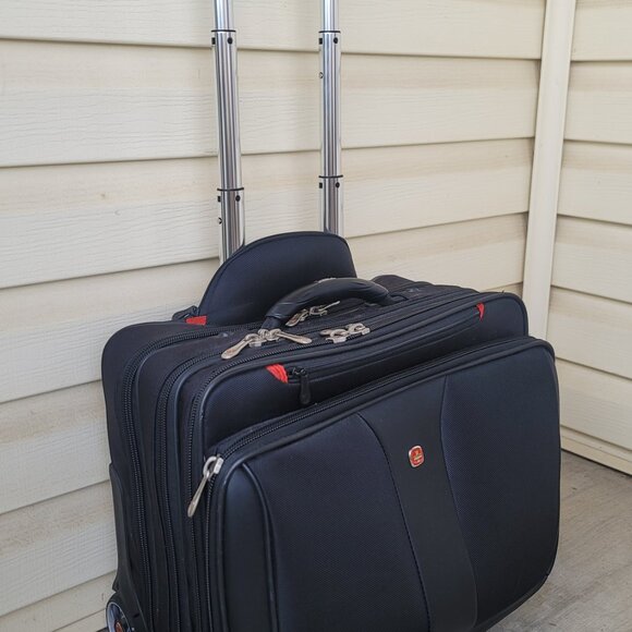 Swissgear Black Red Rolling Briefcase Padded Laptop Pocket 17 Inches - Picture 3 of 16